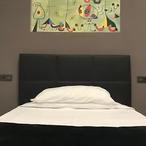 Eden 2*, Barcelona Spain