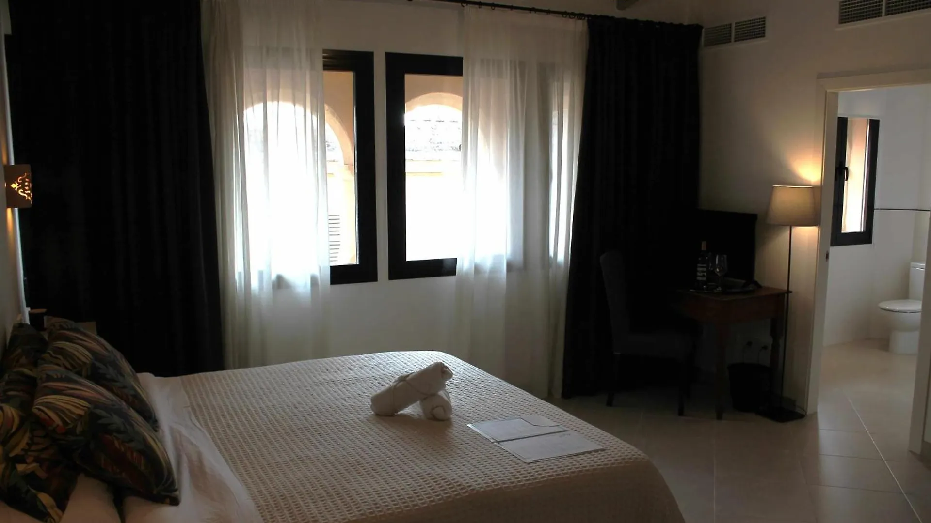 Bed & Breakfast Atrium Suites Mallorca Porreres Spain
